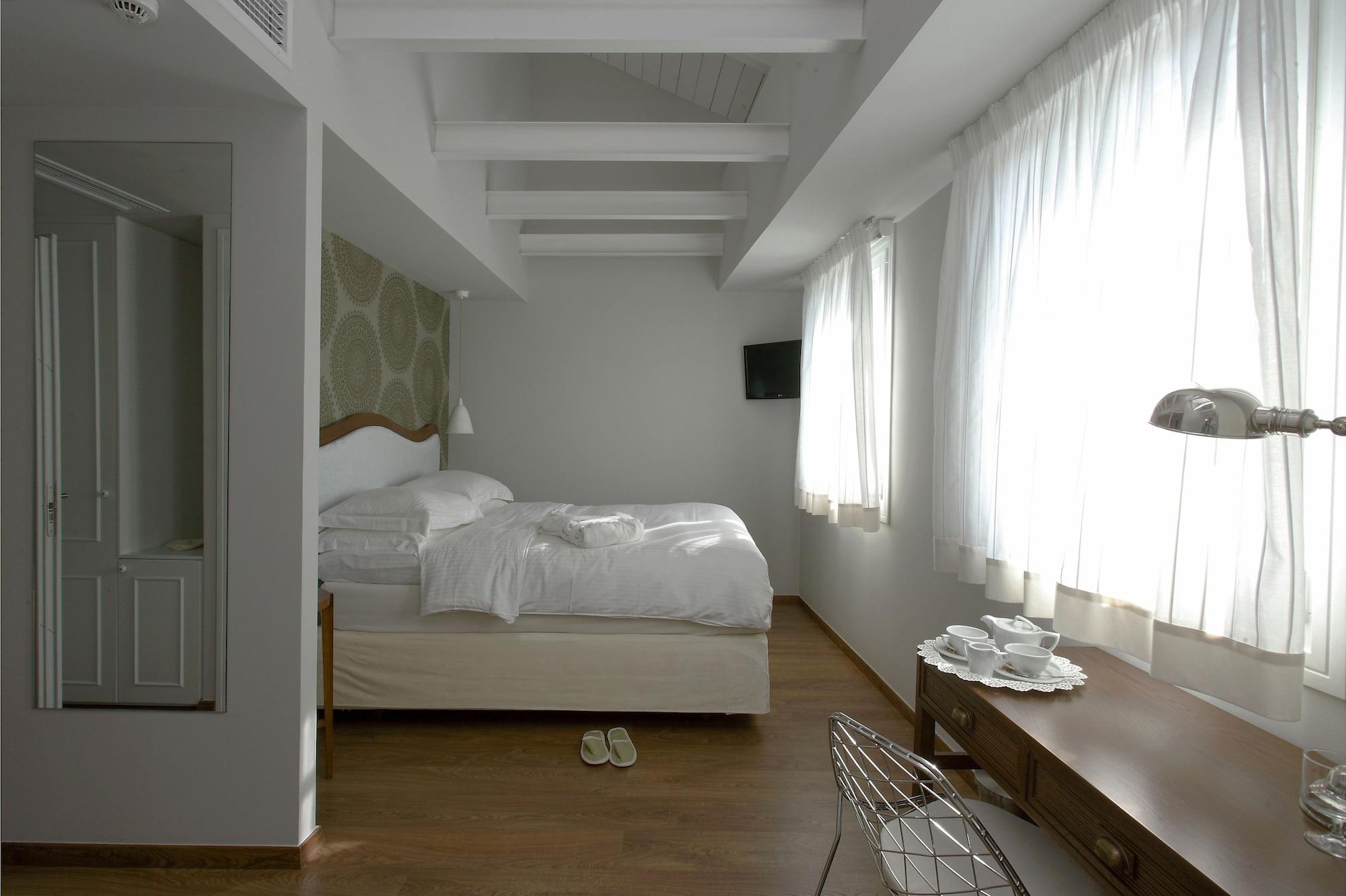 Hotel Metropolis Ioannina Bagian luar foto