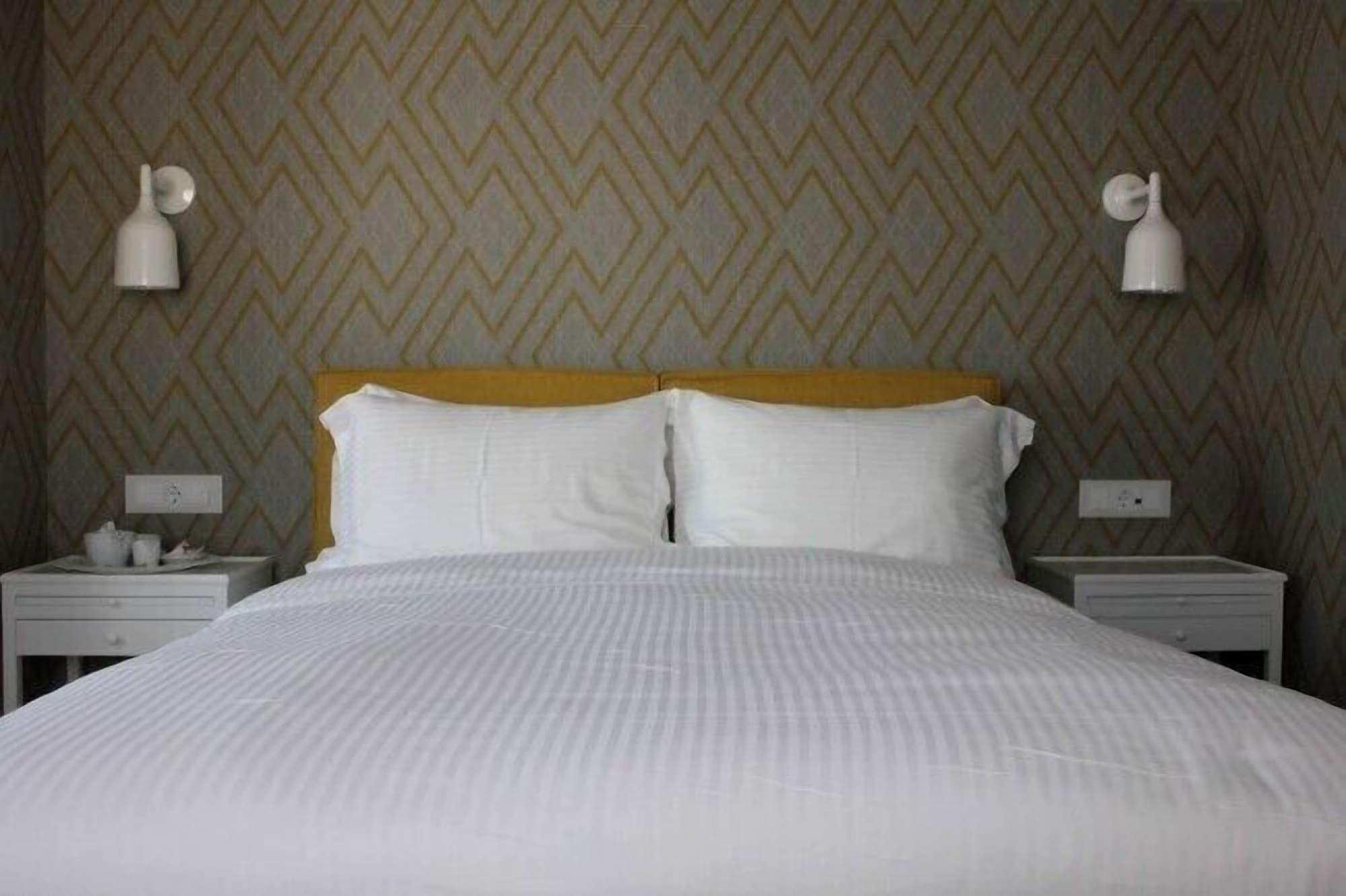 Hotel Metropolis Ioannina Bagian luar foto