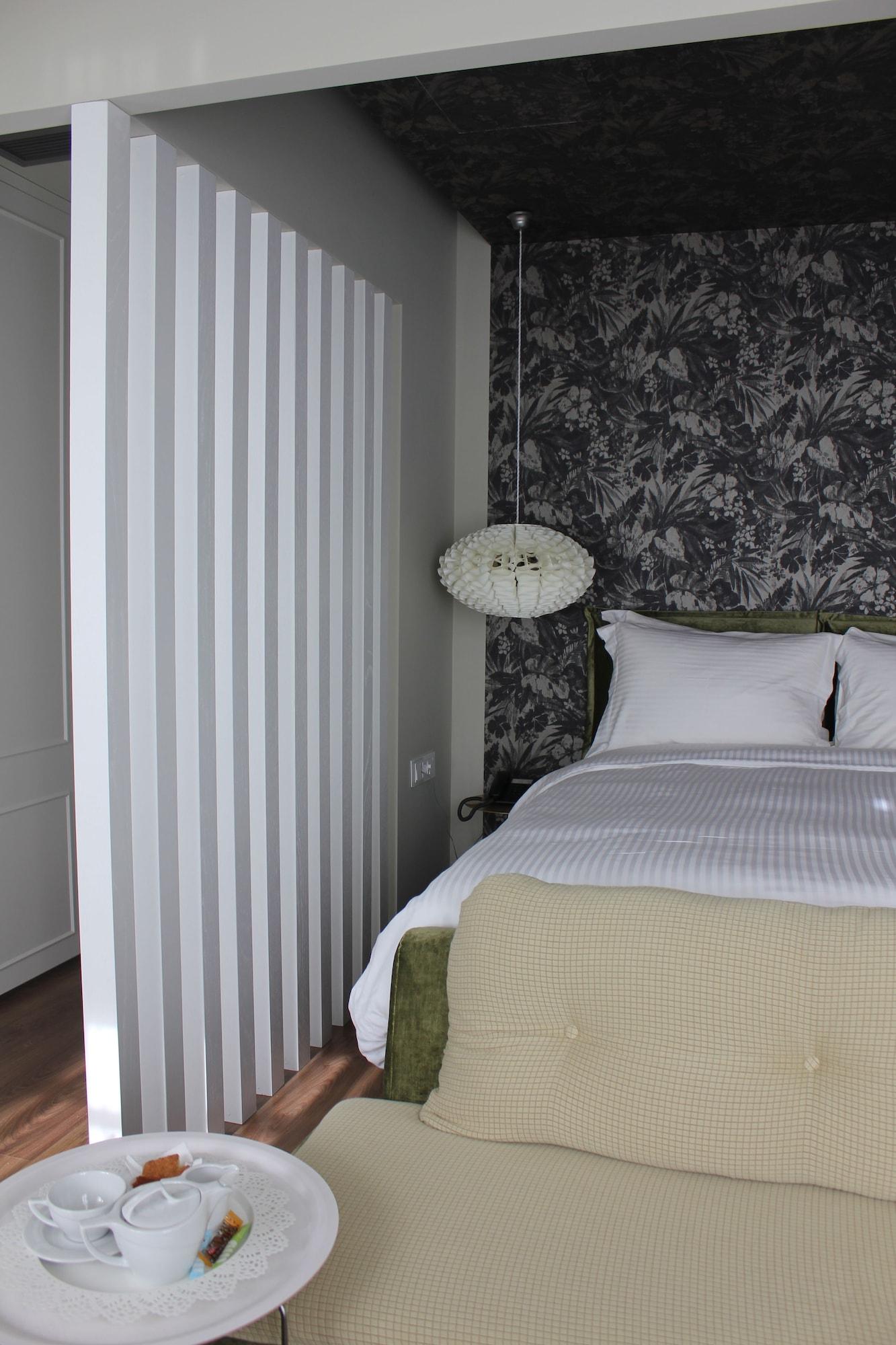 Hotel Metropolis Ioannina Bagian luar foto
