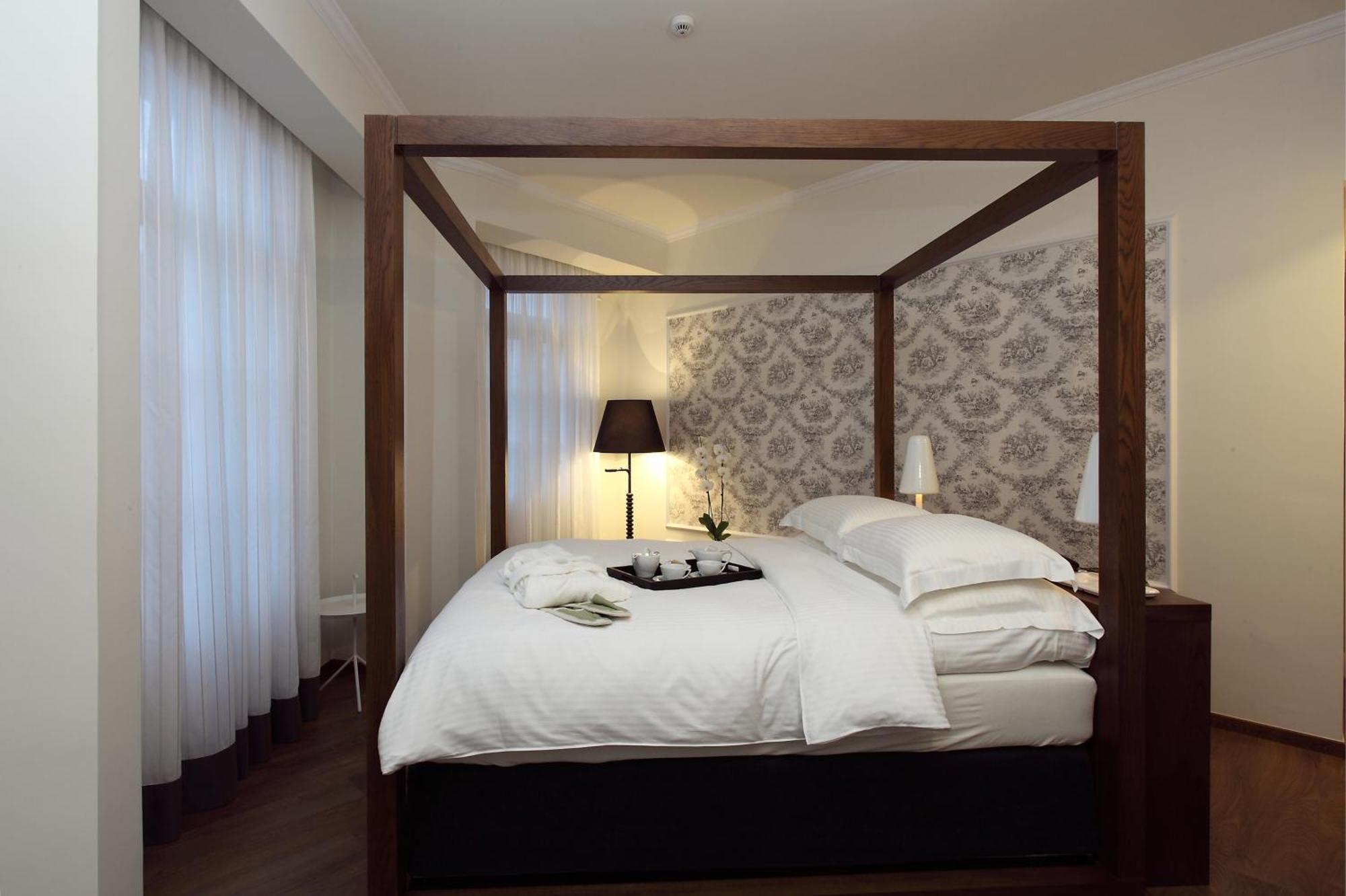 Hotel Metropolis Ioannina Bagian luar foto