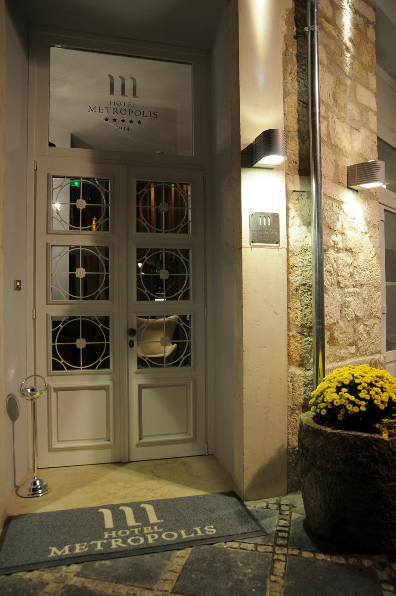 Hotel Metropolis Ioannina Bagian luar foto