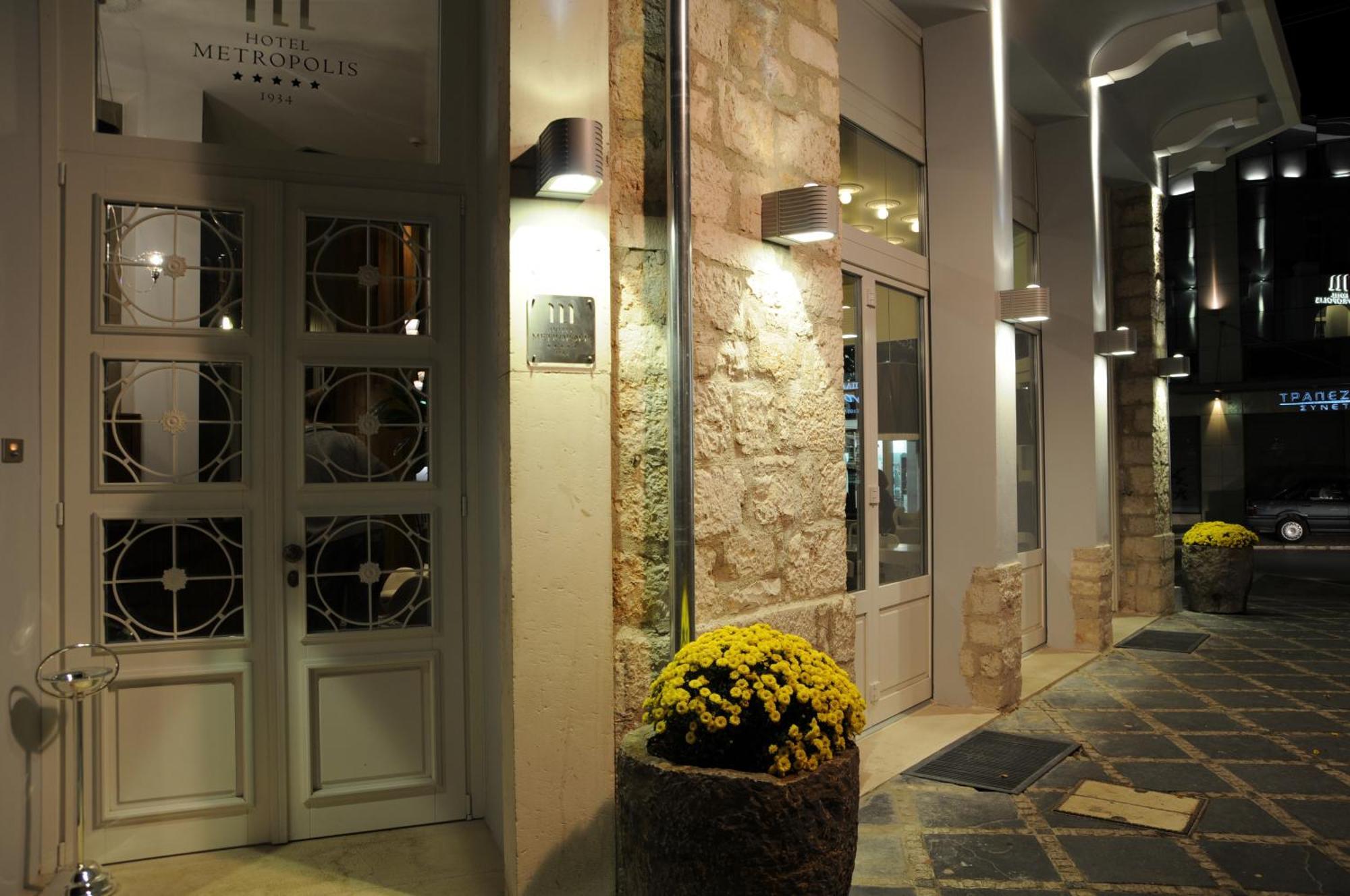 Hotel Metropolis Ioannina Bagian luar foto