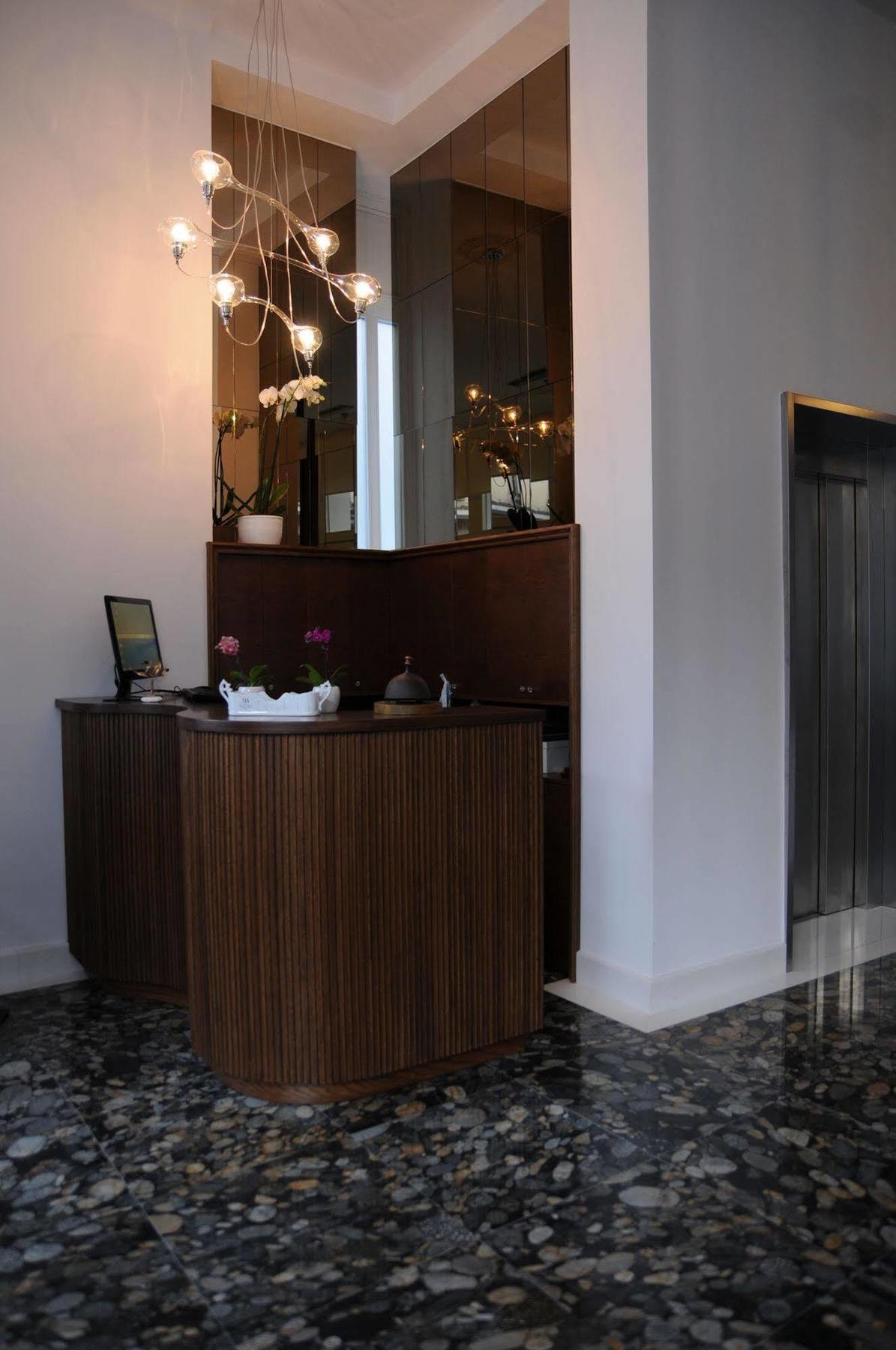 Hotel Metropolis Ioannina Bagian luar foto
